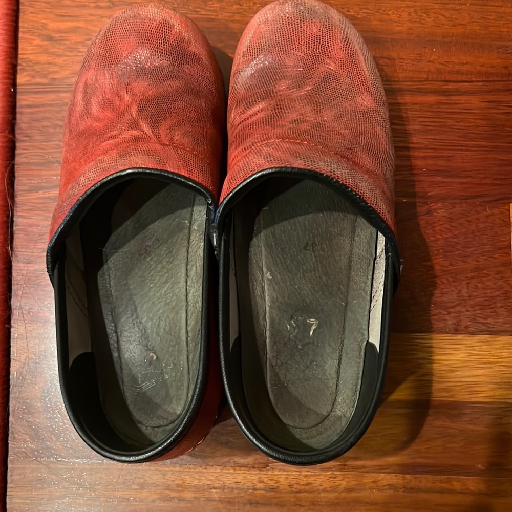 Dansko Red Suede like material Clogs size EU 37